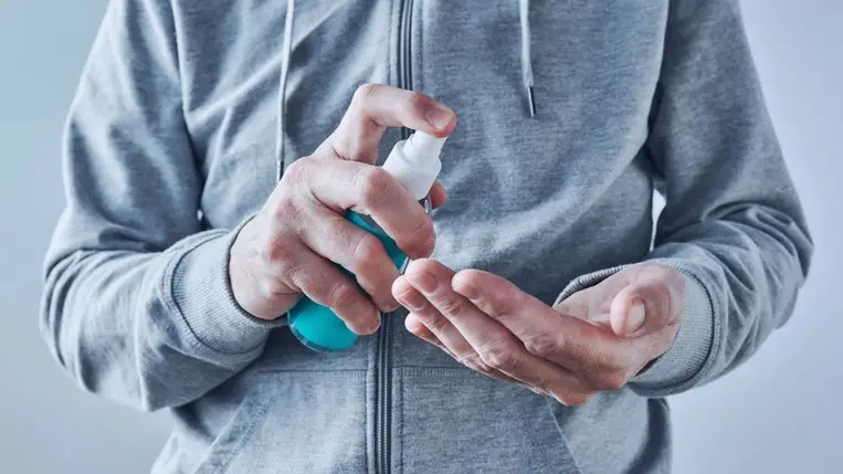 Nagy a baj: veszélyes anyagokat találtak a kézfertőtlenítőkben 