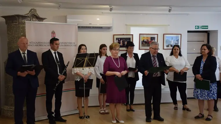 35 éves a Keresztény Értelmiségiek Szövetsége: fotókiállítás a beregszászi konzulátuson - Hűséggel és tettreKÉSZen. Fotó: Kárpátinfo/Kovács Elemér