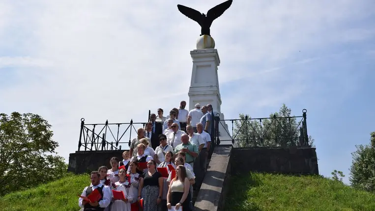 Megemlékezés a turulmadaras emlékműnél - Szabadságharcaink üzenete. Fotó: Kárpátinfo/Kovács Elemér