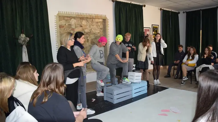 A nevem Freja – premier a beregszászi színházban - Iskolai bántalmazás, kirekesztés. Fotó: Kárpátinfó/ Kovács Erzsébet