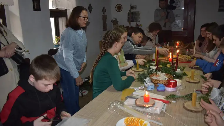 Karácsonyi készülődés a Nagyberegi Tájházban - Adventi koszorú, szaloncukor és kígyórétes