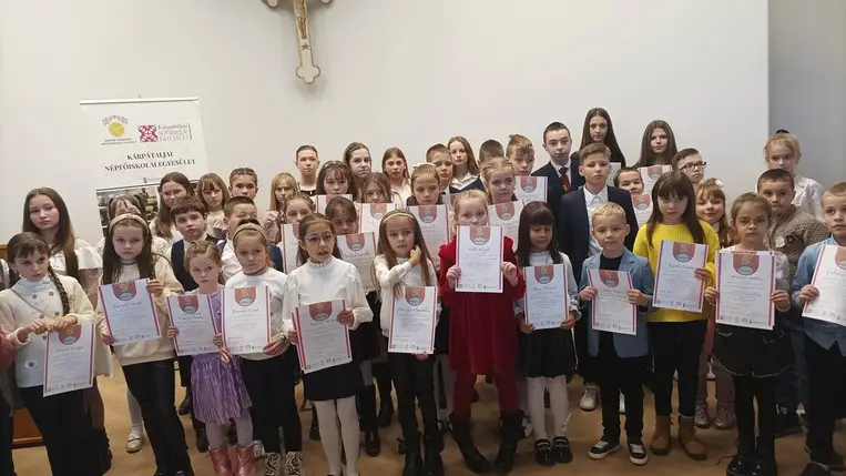 Erzsébet-napi szavalóverseny az Ortutay Elemér Görögkatolikus Központban - Tisztelgés Osvát Erzsébet munkássága előtt. Fotó: Kárpátinfó/ Kovács Erzsébet