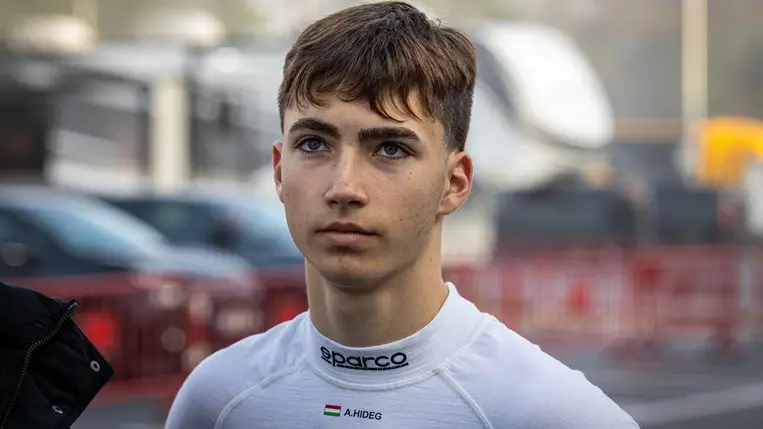 Eseménydús záróhétvégéje volt Hideg Ádámnak a spanyol F4-es bajnokságban. Fotó: Dutch Photo Agency