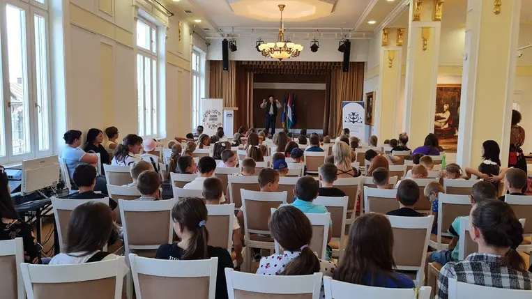 Mesélő Felvidék, regélő Kárpátalja - A Magyar Népmese Napjának programjai