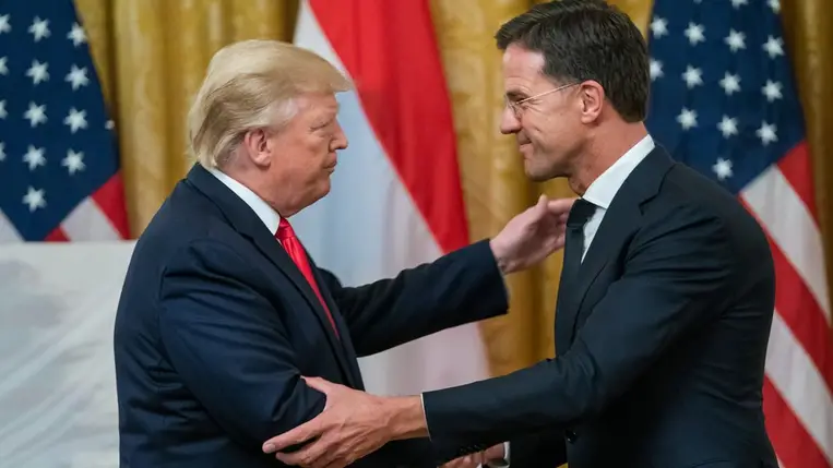 Donald Trump és Mark Rutte. (Forrás: MTI)