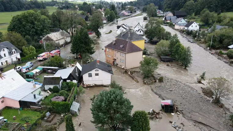 Árvíz az észak-csehországi Jeseníkben 2024. szeptember 15-én. (Fotó: MTI/AP/Petr David Josek)