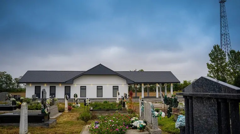 Ravatalozót adtak át Nagydobronyban - Összefogásból ismét kitűnő 