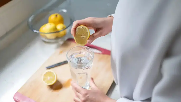 Ez a citromos víz hatalmas hátránya, amiről senki sem beszél 