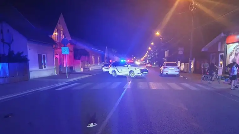 Halálos balesetet: egy ittas sofőr elütött egy zebrán áthaladó 73 éves nőt Nagyszőlősön. Fotó: Nemzeti Rendőrség