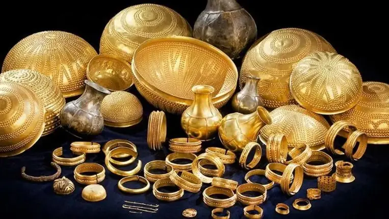 Furcsa földönkívüli fémet találtak egy ősi kincsesládában 