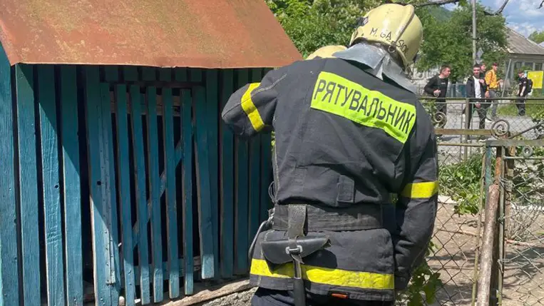 Kárpátalján kútba esett egy nő. Fotó: DSZNSZ