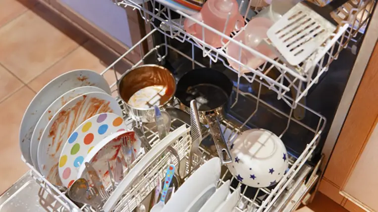 Ezért nem tisztít rendesen a mosogatógéped