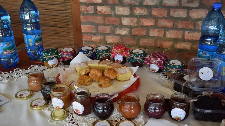 Pro Agri gazdaasszonytagozat: folytatódik a Tele Kamra program - Lekvár őszibarackból, savanyúság szilvából. Fotó: Kárpátinfo/Kovács Elemér