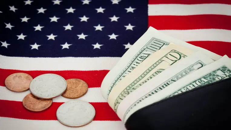 Amerikai abszurd: kagylóbölcsődére és bekokainozott madarak figyelésére költöttek dollármilliókat az amerikai adófizetők pénzéből