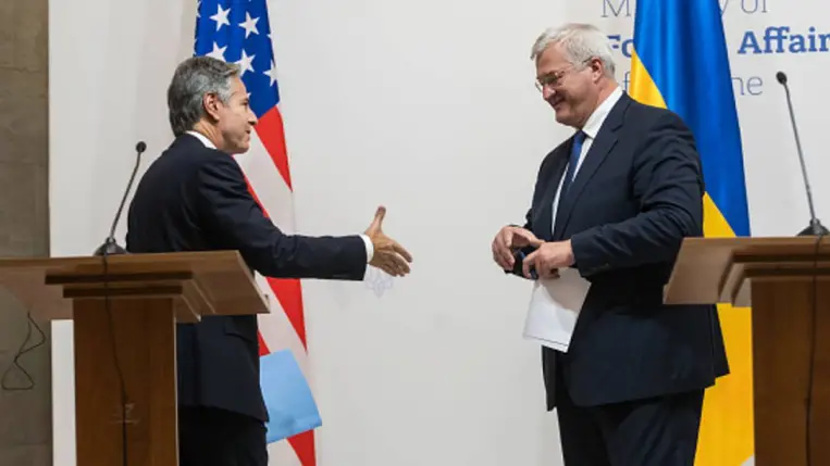 Szibiha történelmi döntések meghozataláról tárgyalt Blinkennel