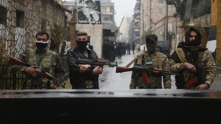 Elkezdték levadászni a bukott szíriai diktátor híveit.  Fotó: Kasim Rammah /Anadolu via Getty Images