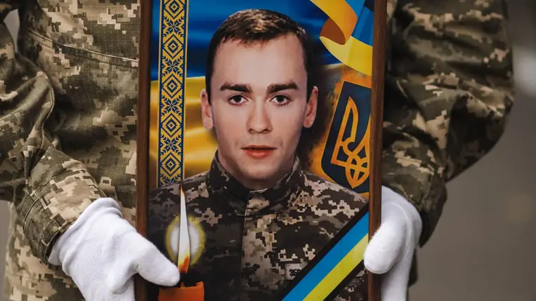 Ungváron (Kárpátalja) elbúcsúztatták a háborúban elesett védőt, Milan Romancsakot. 2024. szeptember 26. Fotó: Ungvári Városi Tanács/Facebook