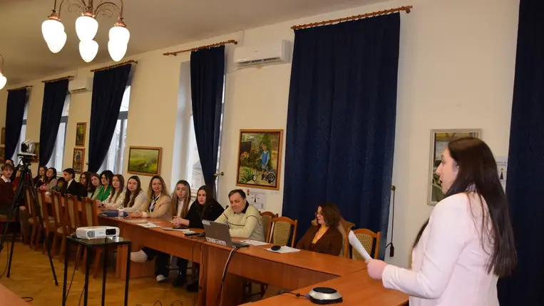 Felvételi vizsgát tettek a Zrínyi Ilona Kárpátaljai Magyar Szakkollégiumba jelentkezők - Idén harmincketten vállalták a megmérettetést