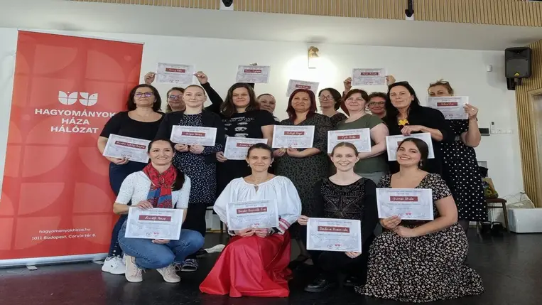 Hagyományőrző képzések Felvidéken - A tavaszi pedagógus-továbbképzésről és a népviseletvarró tanfolyamról. Fotó: Hagyományok Háza Hálózat