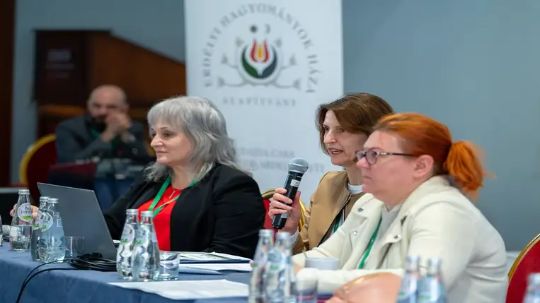 Kulcs a sikeres pályázatokhoz - Erdélyi Hagyományok Háza Alapítvány konferenciája a sikeres pályázatokért. Fotó: Erdélyi Hagyományok Háza