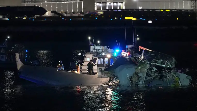 Légi katasztrófa: utasszállító ütközött helikopterrel Washington felett, nem találtak túlélőket