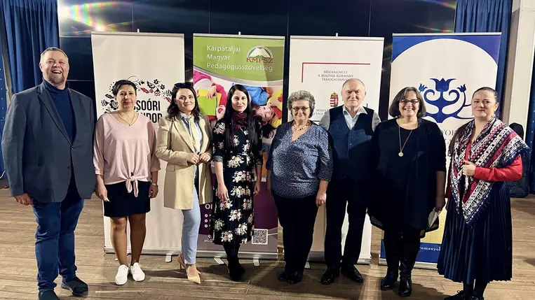 Kárpátaljai dalnokok - Népdaléneklési verseny döntője Beregszászon. Fotó: Hagyományok Háza Hálózat