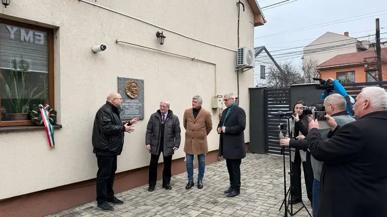 Ungvári Lajos-emléktáblát avattak Ungváron