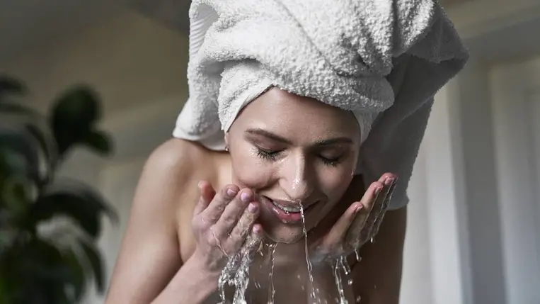 Tönkreteszed a bőrödet, ha te is így mosol arcot