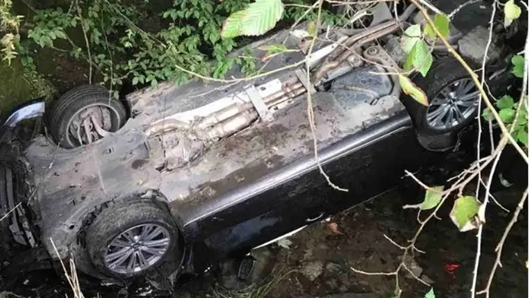  Autó zuhant a szakadékba az Ungvári járásban – a sofőrt kimentették