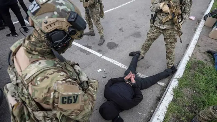 Az SZBU leleplezett egy zászlóaljparancsnokságot, amely közel 100 millió hrivnyát sikkasztott