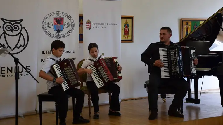 Beregszászban megrendezték az első klasszikuszenei tábort - A zene varázsol, összeköt, határokat bont le. Fotó: Kárpátinfó/ Kovács Erzsébet