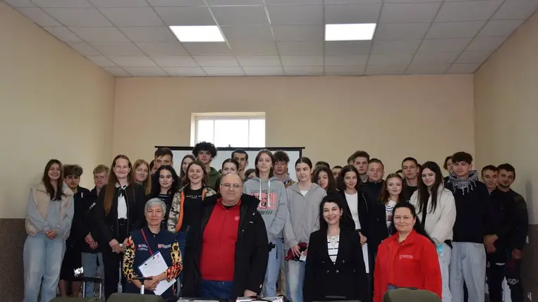 Bőrönd a jövőbe: Újabb máltai segélyakció - Útravalót kaptak a végzős diákok. Fotó: Kárpátinfó/ Kovács Elemér