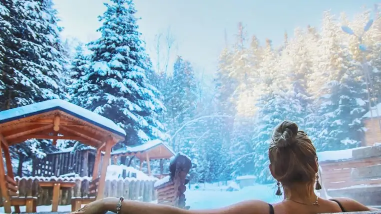 Csánozás a Kárpátokban -  Forró téli élvezetek