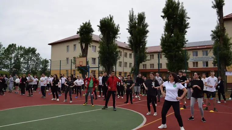 Egészség- és sportnap a beregszászi Felsőfokú Szakképzési Intézetben - Ép testben, ép lélek. Fotó: Kárpátinfó/ Kovács Erzsébet