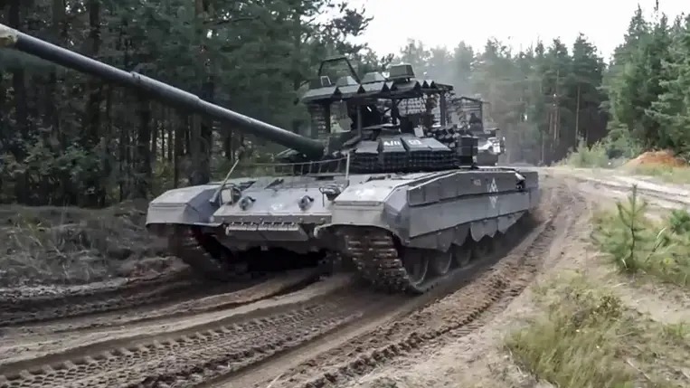  Egy harckocsi a Zapad-2025 kódnevű orosz-fehérorosz hadgyakorlaton Fehéroroszországban 2025. szeptember 12-én. MTI/EPA/Orosz védelmi minisztérium sajtószolgálata