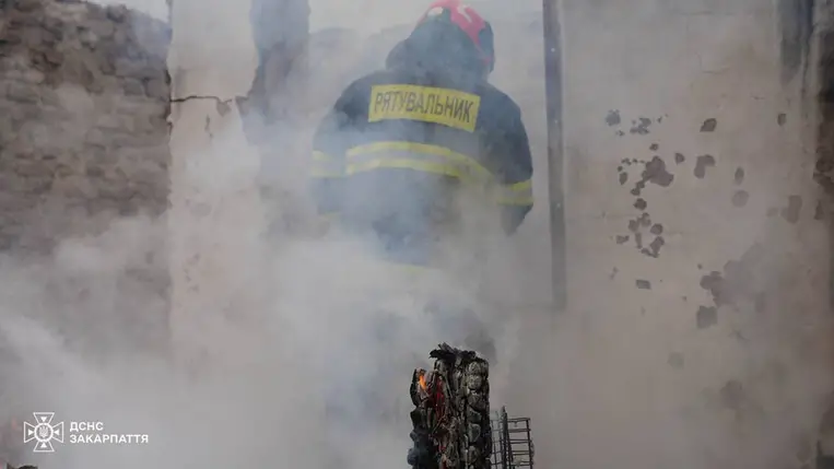 Egyre több az áldozat: halálos tűz Ungváron, 38-an haltak meg idén Kárpátalján. Fotó: DSZNSZ
