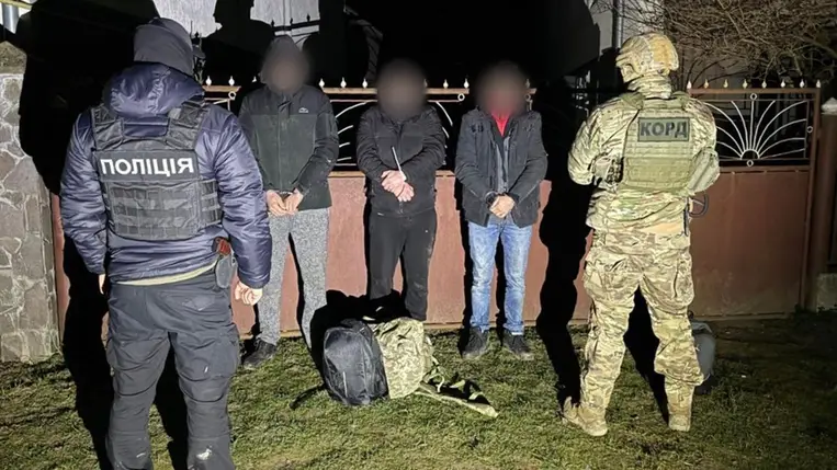 A hadköteles férfiak Csetfalva közelében akartak átkelni a Tisza folyón Magyarország területére. Fotó: Nemzeti Rendőrség