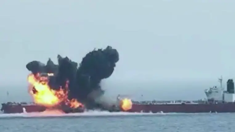 Gépfegyverekkel, aknavetőkkel és drónokkal támadtak egy teherhajót a Vörös-tengeren. Illusztráció. Fotó: Internet