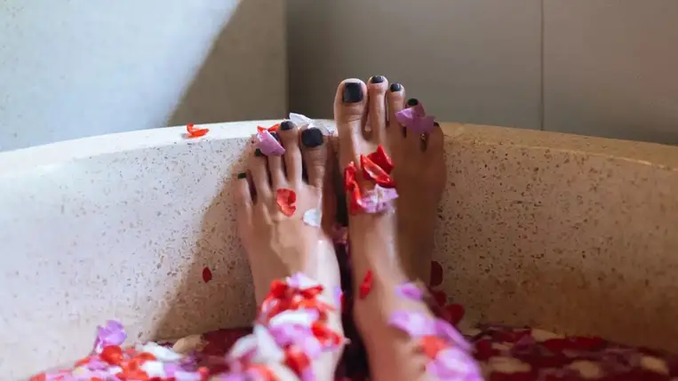 Ilyen jót tesz a lábad egészségének az Epsom-só 