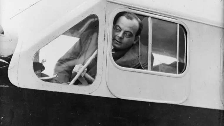 „Jól csak a szívével lát az ember” – 125 évvel ezelőtt született A kis herceg írója.  Nyitókép forrása: AFP / Roger-Villet / Albert Harlingue