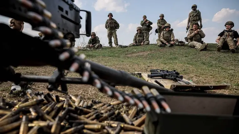  Katonai kiképzés valahol Kelet-Ukrajnában (Fotó: MTI/EPA/Ukrán 24. gépesített dandár)