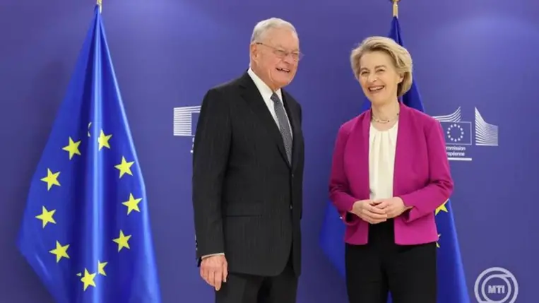 Keith Kellogg altábornagyot, Donald Trump amerikai elnök Ukrajnáért és Oroszországért felelős különmegbízottját fogadja Ursula von der Leyen, az Európai Bizottság elnöke 2025. február 18-án. MTI/EPA/Olivier Hoslet