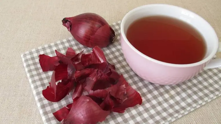 Köhögéscsillapító hagymatea egyszerűen: sokféleképpen ízesítheted