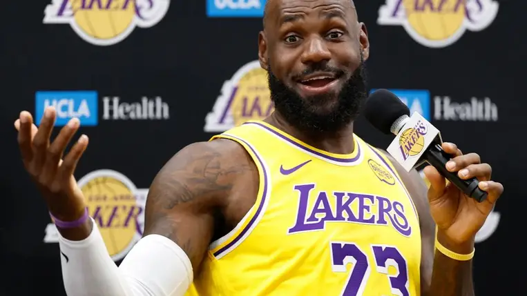 LeBron James nagy bejelentése mindenkit sokkolt