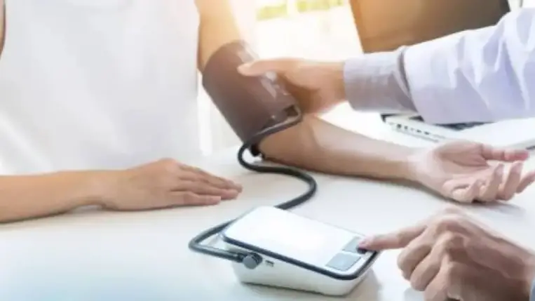 Okozhat-e a magas vérnyomás fejfájást? 