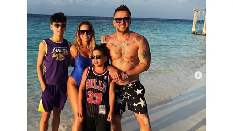 Dundika miniben a strand királynője