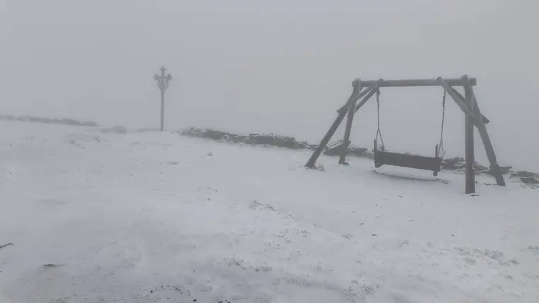 Kárpátalja / Ukrajna / Hideg időjárás / Havazás / Kárpátok / Rendkívüli Helyzetek Állami Szolgálata - DSZNSZ / Hegyimentők / fagyos időjárás