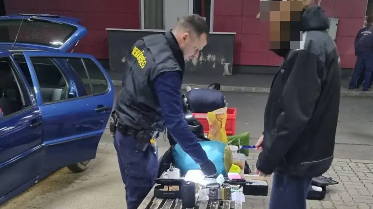 Kábítószert találtak a barabási határátkelőhelyen. Fotó: Police.hu