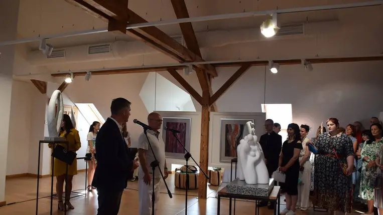 Matl Péter-kiállítás a Munkácsy Mihály Magyar Házban - Kőben, fában, bronzban, vásznon a magyar gondolat. Fotó: Kárpátinfó/ Kovács Elemér