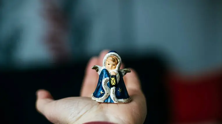 Mindent kézben tart.Illusztráció. Fotó: Internet